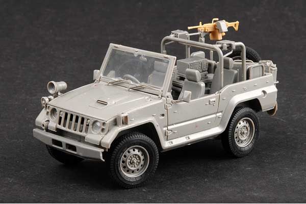 JGSDF type 73 Light Truck (Recon) (Trumpeter 05519) 1/35