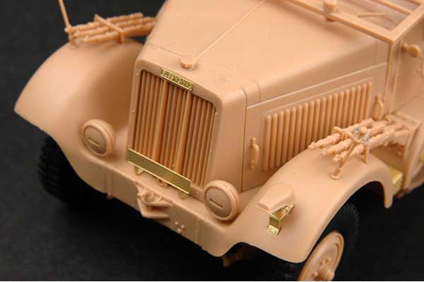 Sd.Kfz.6/2 3.7cm Flak 37 auf Selbstfahrlafette (Trumpeter 05532) 1/35