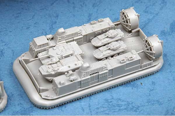 USS Wasp LHD-1 (Trumpeter 05611) 1/350