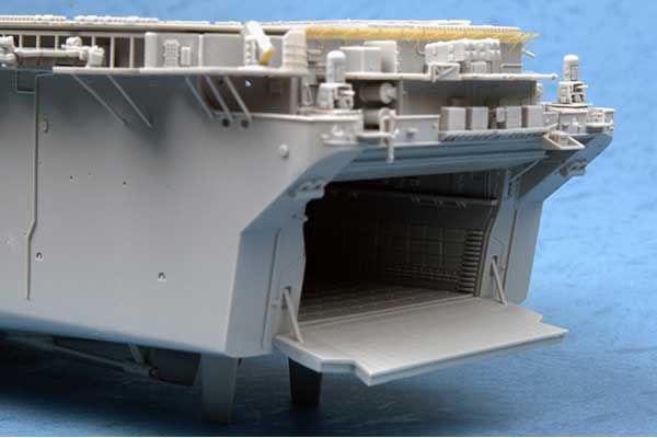 USS Wasp LHD-1 (Trumpeter 05611) 1/350