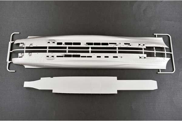 Німецький авіаносець DKM Graf Zeppelin (Trumpeter 05627) 1/350