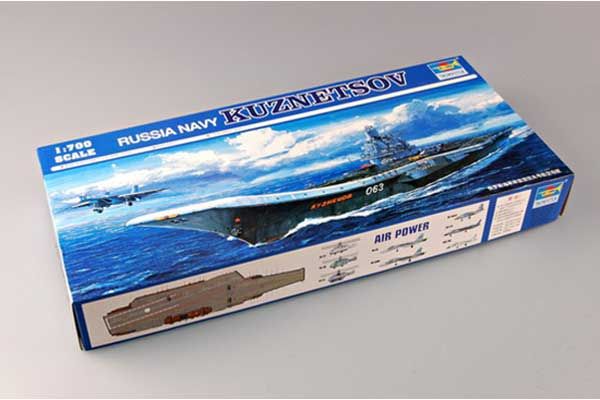 Авіаносний крейсер "Кузнєцов" (Trumpeter 05713) 1/700