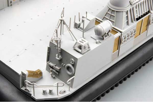 LCAC катер на воздушной подушке (Trumpeter 07301) 1/72