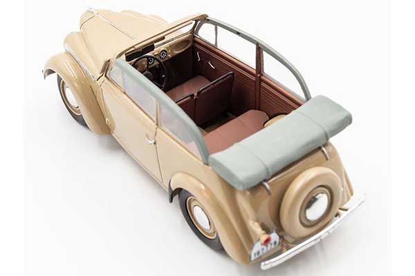 Kadett K38 Cabriolimousine (ICM 35483) 1/35