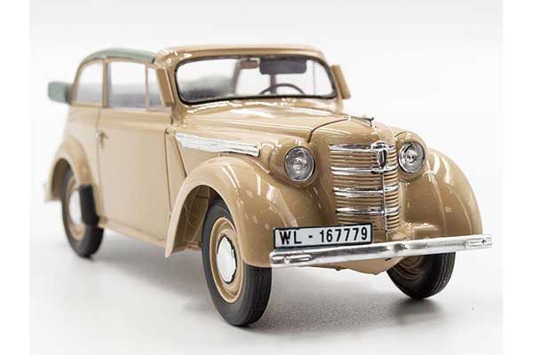 Kadett K38 Cabriolimousine (ICM 35483) 1/35
