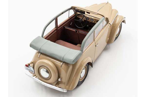 Kadett K38 Cabriolimousine (ICM 35483) 1/35