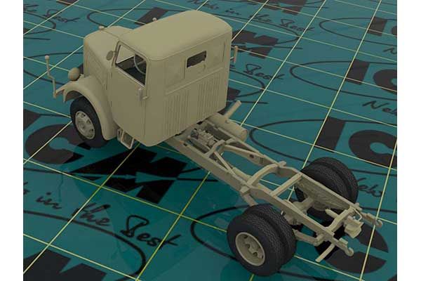 KHD A3000 (ICM35454) 1/35