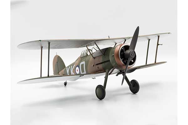 Gloster Gladiator Mk.I з британськими пілотами в тропічній уніформі (ICM 32043) 1/32