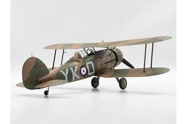 Gloster Gladiator Mk.I з британськими пілотами в тропічній уніформі (ICM 32043) 1/32