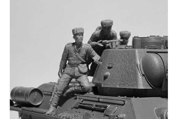 Т-34-76 з радянським танковим десантом (ICM 35368) 1/35