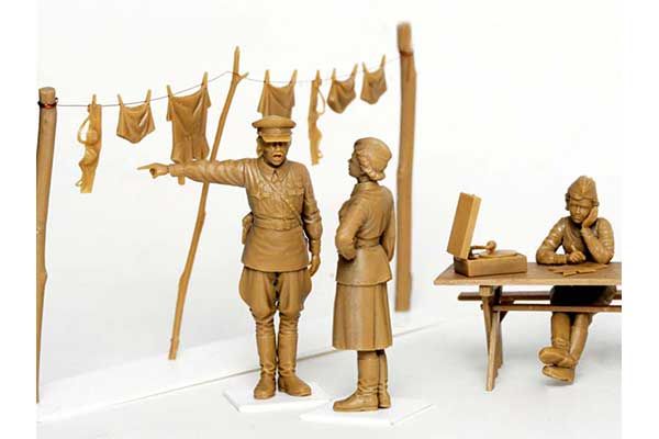 Радянські жінки-військовослужбовці (1941-1942 р) (ICM 35621) 1/35
