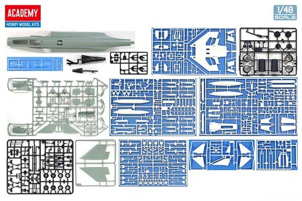 USMC F-4J Phantom II "VMFA-333 Fighting Shamrocks" (Academy 12356) 1/48