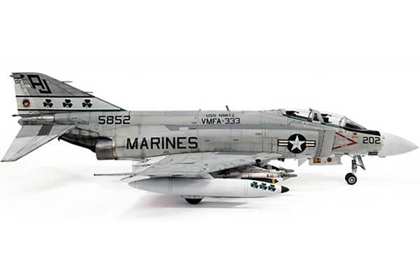 USMC F-4J Phantom II "VMFA-333 Fighting Shamrocks" (Academy 12356) 1/48