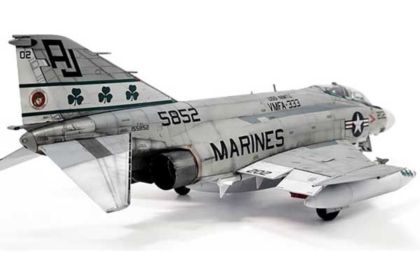 USMC F-4J Phantom II "VMFA-333 Fighting Shamrocks" (Academy 12356) 1/48