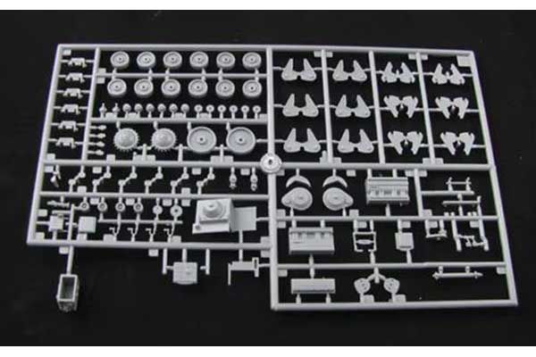 Hotchkiss H38/39 (Bronco Model CB35001) 1/35