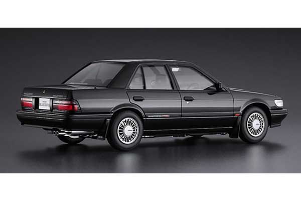 NISSAN BLUEBIRD 4Door Sedan (HC33 Hasegawa 21133) 1/24