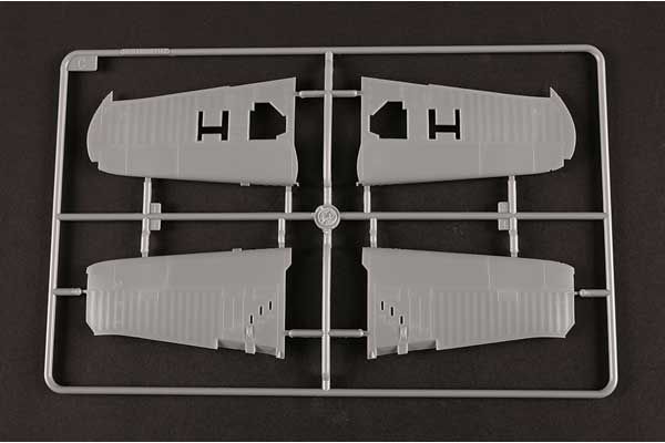 F4U-1A/2 Corsair (2 in 1) (Hobby Boss 81788) 1/48