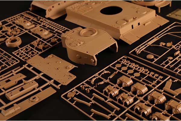 Pz.Kpfw. VI Tiger 1- Early (Hobby Boss 82607) 1/16