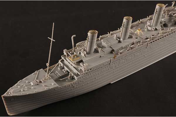 HMHS Britannic (Hobby boss 83422) 1/700