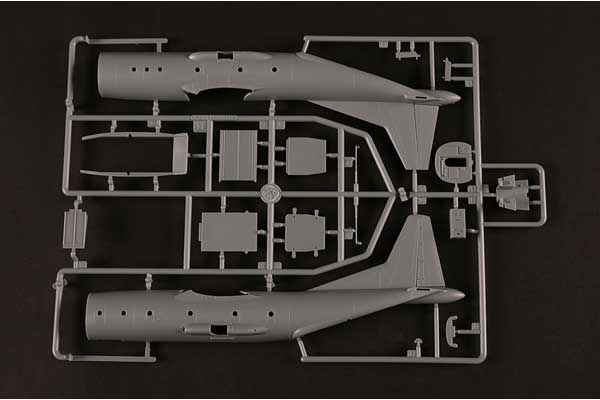 Chinese Y-9 (Hobby Boss 83906) 1/144