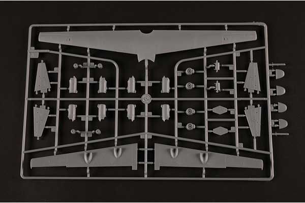 Chinese Y-9 (Hobby Boss 83906) 1/144