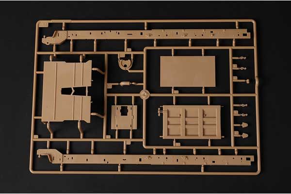 M1070 Dump Truck (Hobby boss 85526) 1/35