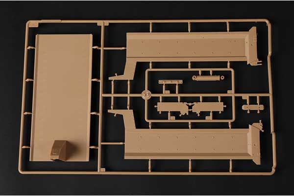 M1070 Dump Truck (Hobby boss 85526) 1/35