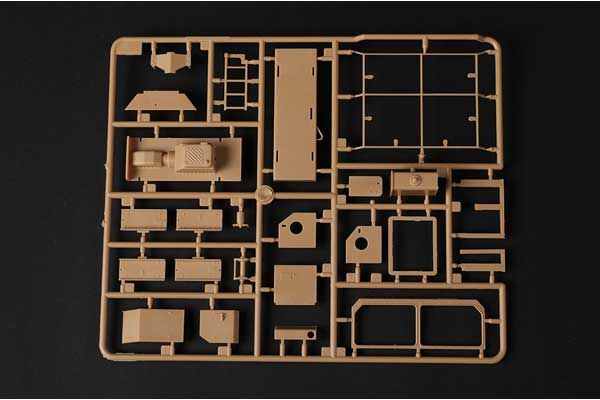 M1070 Dump Truck (Hobby boss 85526) 1/35
